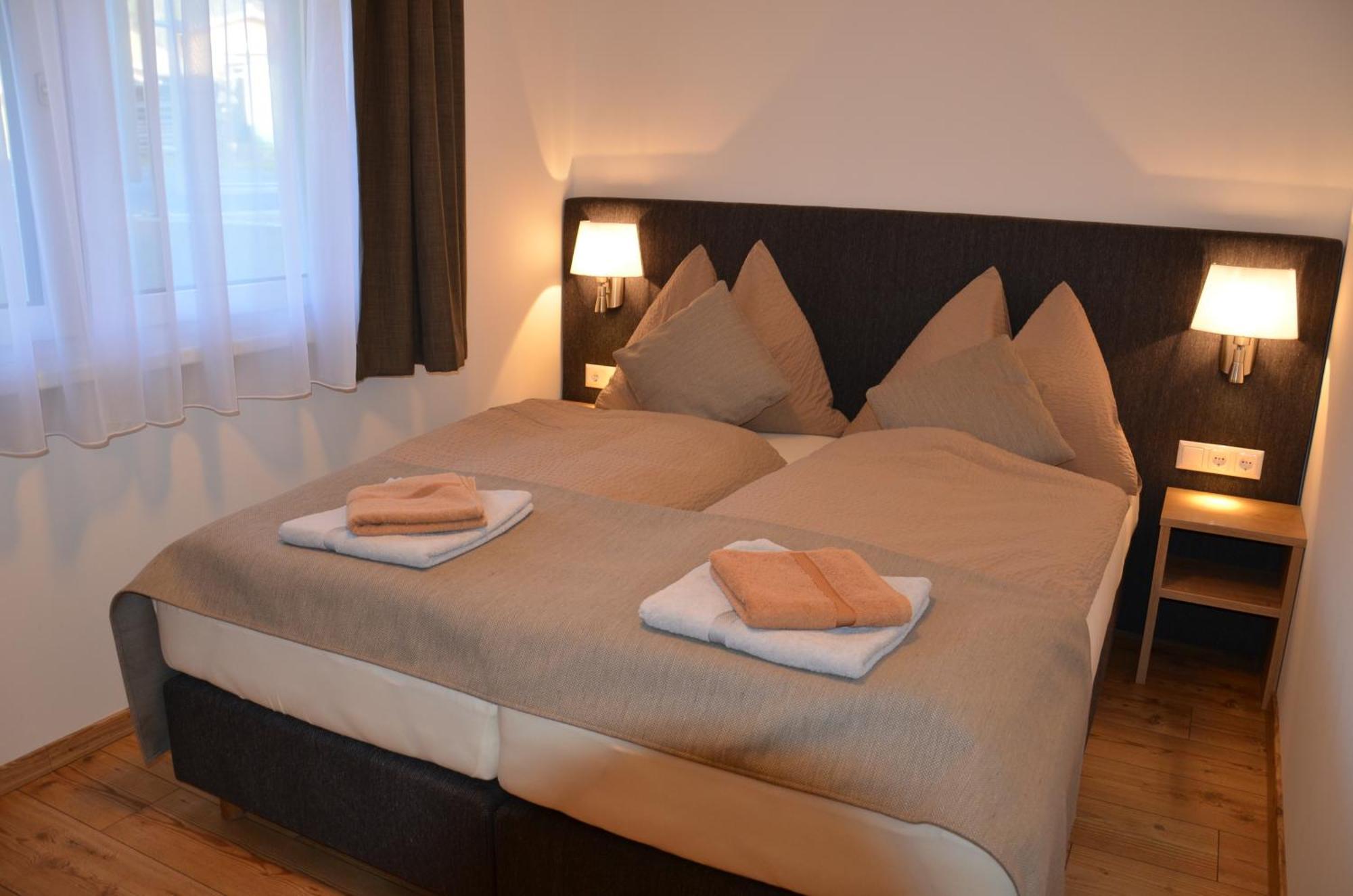 Apartment Haus Van Der Leij Russbach am Pass Gschütt Habitación foto