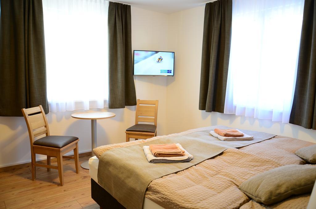 Apartment Haus Van Der Leij Russbach am Pass Gschütt Habitación foto