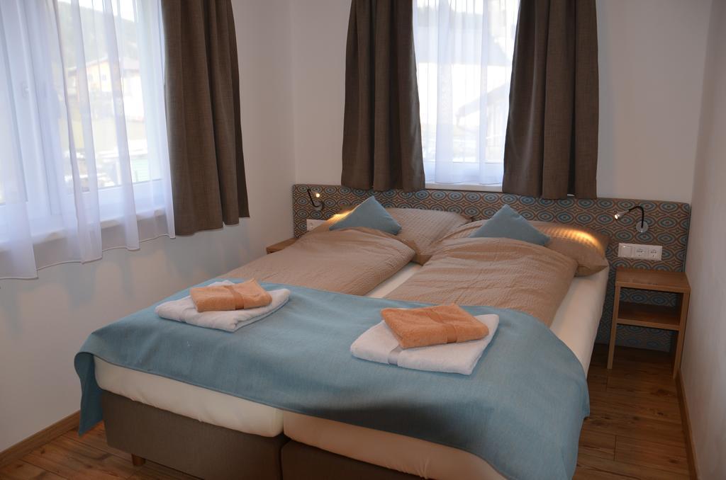 Apartment Haus Van Der Leij Russbach am Pass Gschütt Habitación foto